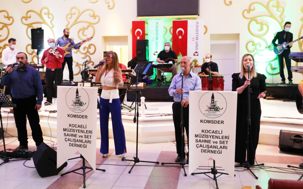 Kocaeli İzmit’te müzisyenlere destek