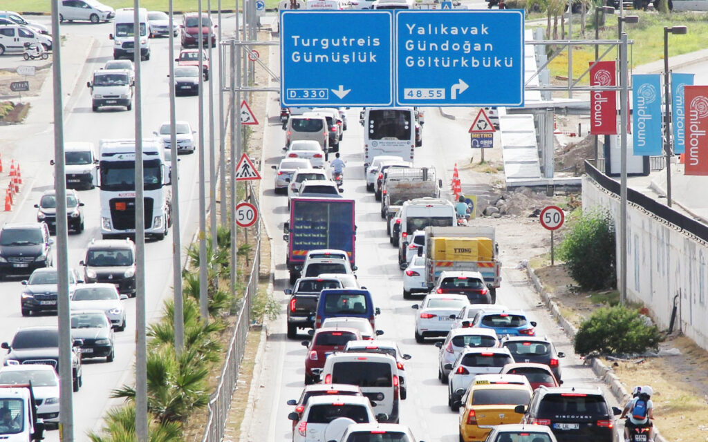 Muğla’da yol üstü araç park yerleri