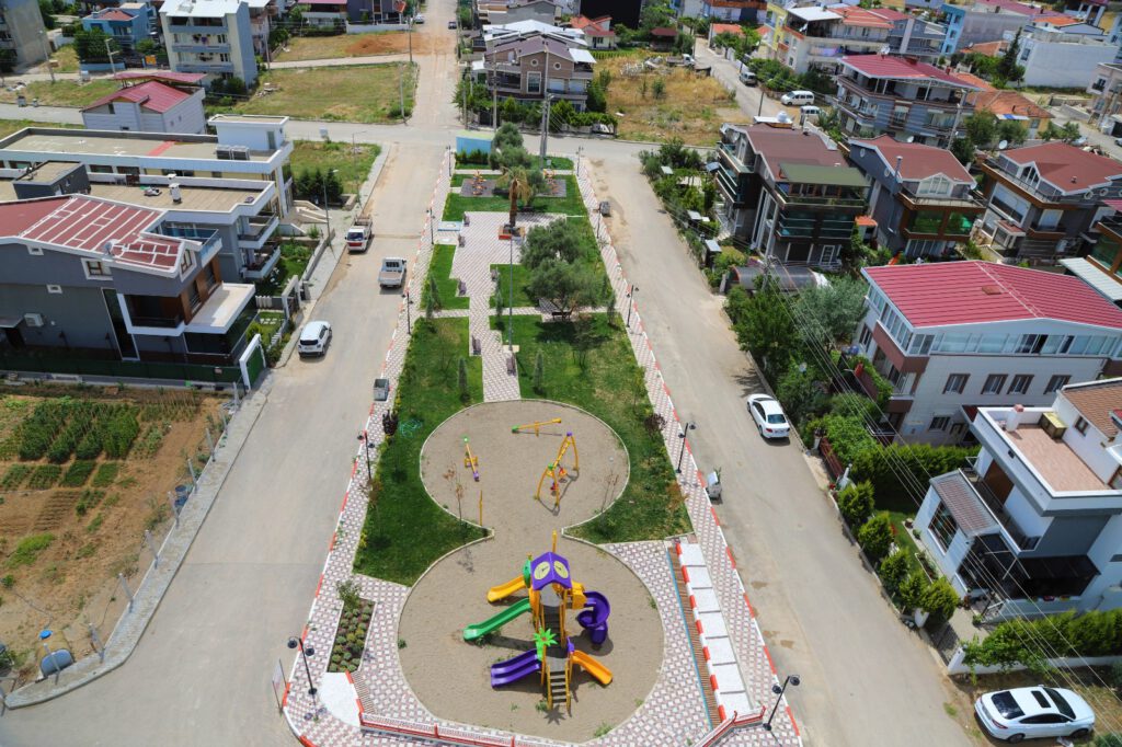 İzmir Menderes’e yeni parklar