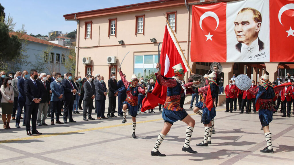 Atatürk’ün Bergama’ya gelişinin 87. yılı kutlandı