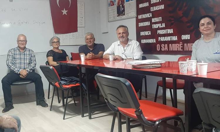 Dil kültürünün yok olmaması için İzmir’de Arnavutça dersleri
