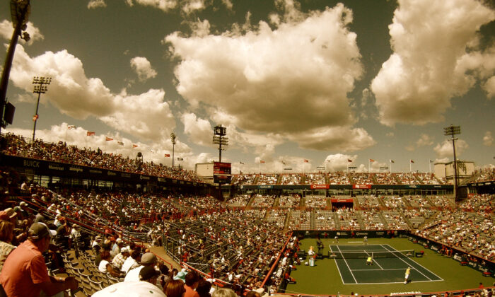Tennis Match: Go Federer