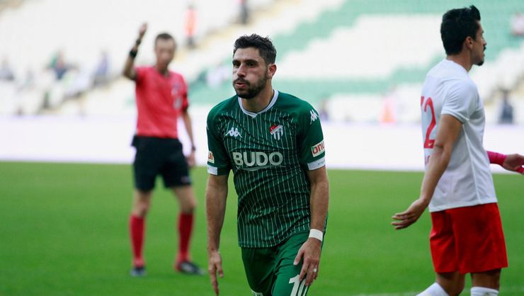 Bursaspor’da iki kadro dışı