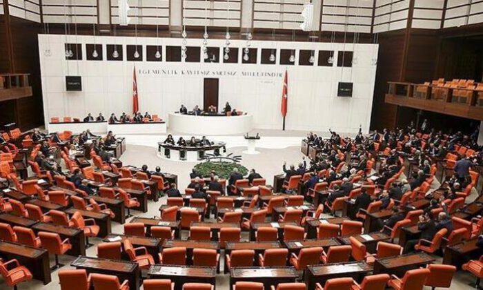 Yargı süreçleri resmen durdu