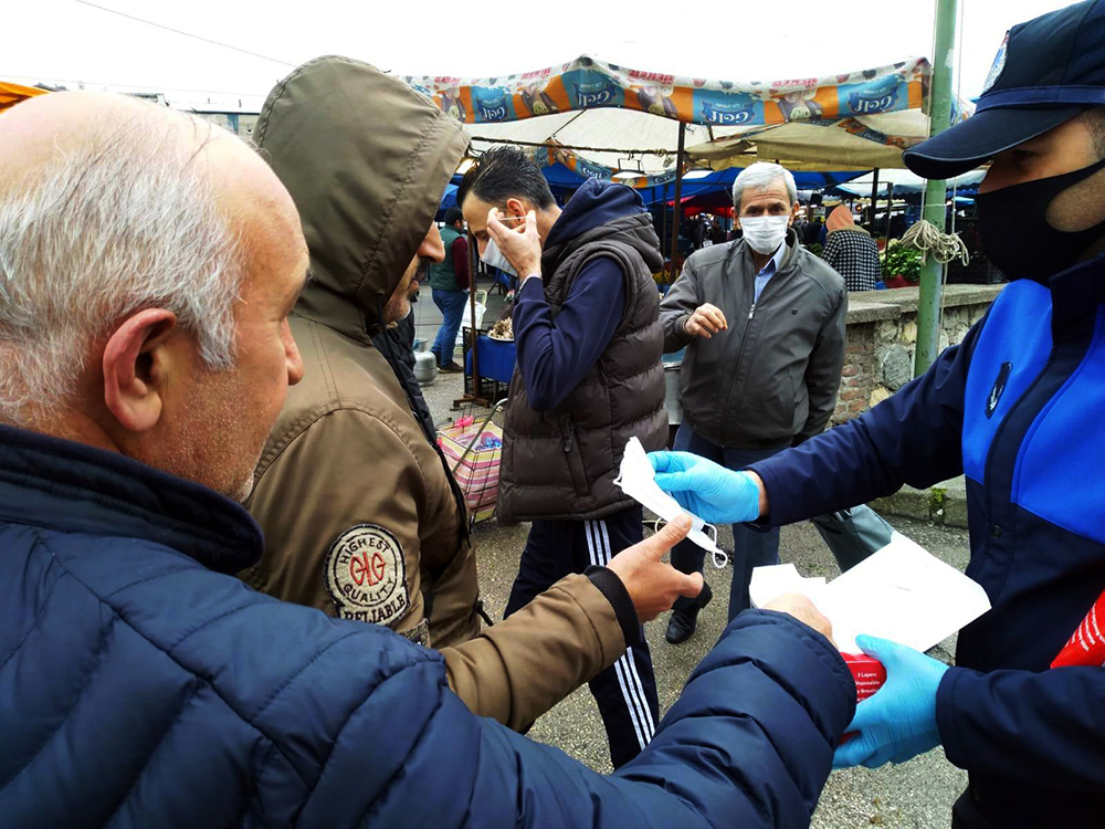 Osmangazi zabıtası maske nöbetinde