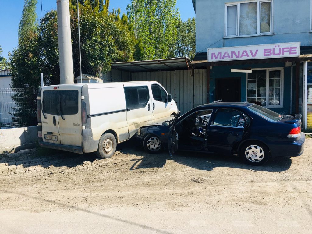 Sokağa çıkan kaçaklar yakayı ele verdi