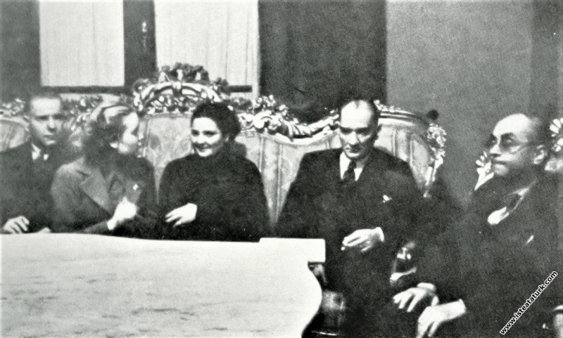 Ulu Önder Atatürk Bursalılarla buluştu