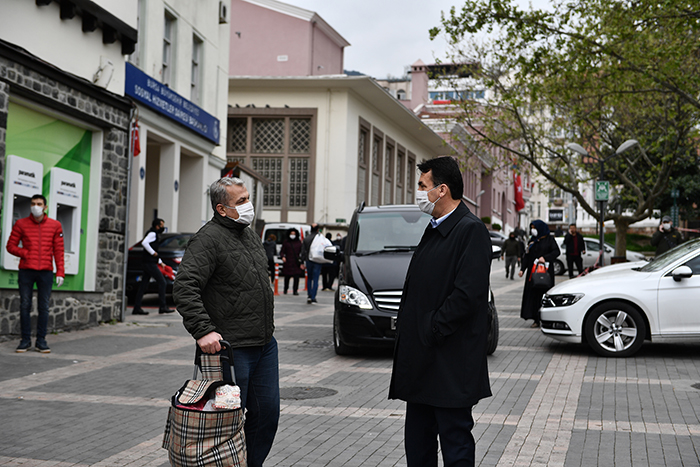 Başkan çarşıda moral aşıladı