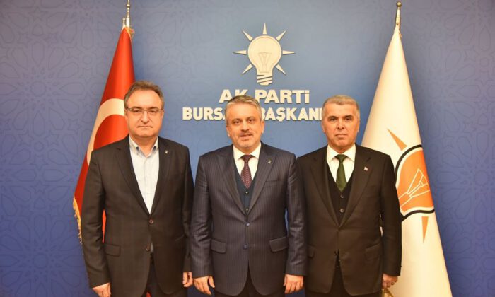 AK Parti Bursa’da 3 ilçede nöbet değişimi