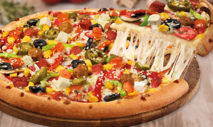 Bursalı sağlık çalışanlarına pizzalı destek