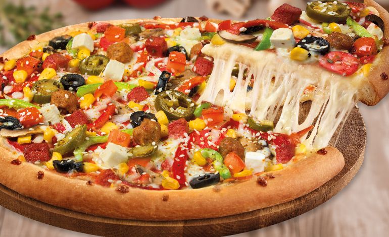 Bursalı sağlık çalışanlarına pizzalı destek