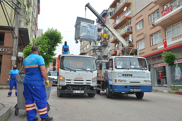 Yıldırım caddeleri bayram için hazırladı