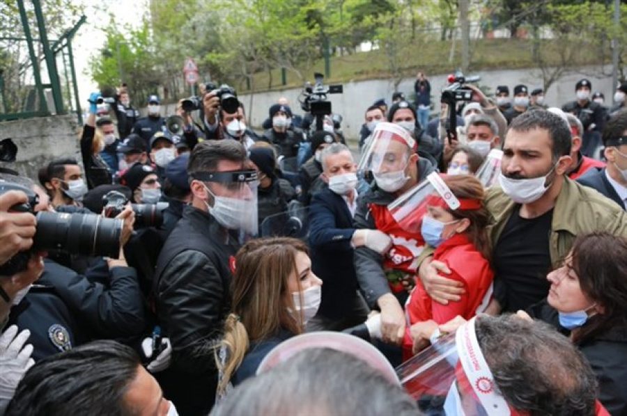 DİSK Başkanı’na Taksim gözaltısı