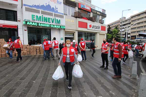 Kızılay Osmangazi ‘100’leri güldürüyor