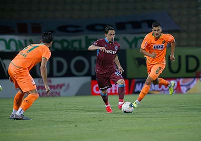 Trabzonspor liderliği Alanya’da bıraktı