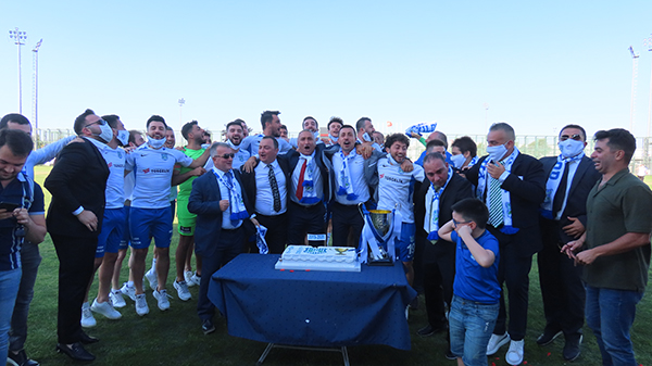 Bursa Yıldırımspor şampiyonluğunu kutladı