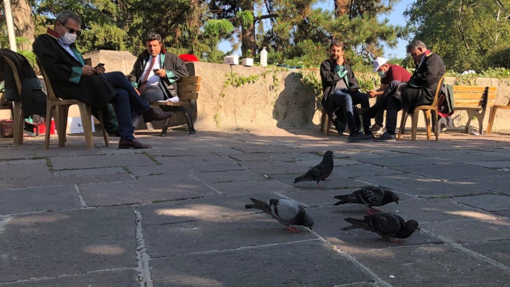 Ankara’da baroların nöbeti sürüyor