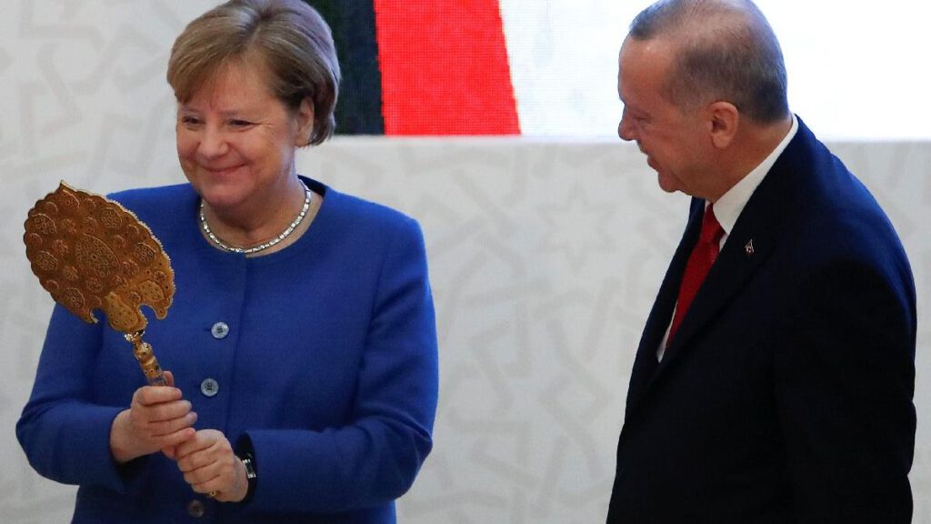 Erdoğan ile Merkel’den kritik görüşme