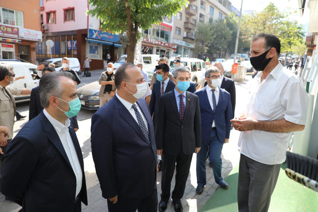 Vali Canbolat ve Başkan Aktaş, vatandaşlara tedbirleri anlattı