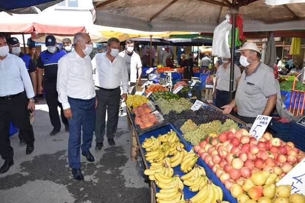 Başkan sokağa indi, kuralları anlattı