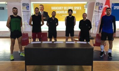 Karacabey Belediyespor’da imza şöleni