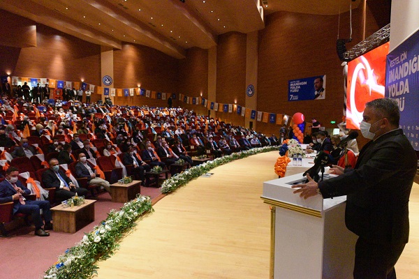 AK Parti Bursa’da kongreler devam ediyor