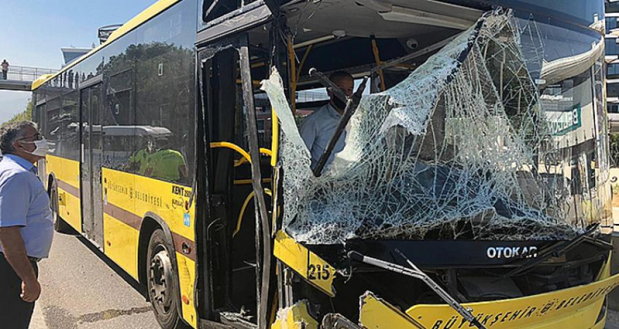 İstanbul yolunda korkutan kaza: 10 yaralı