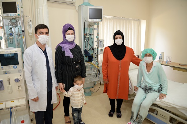 UÜ’de Azeri hastaya böbrek nakli