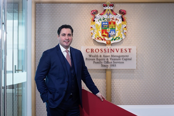 Cem Azak, Crossinvest Asia’yı satın aldı