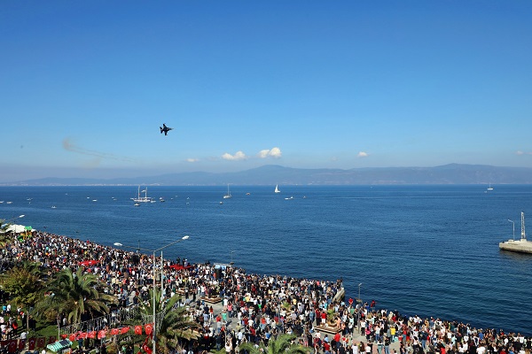 Mudanya’da SOLOTÜRK fırtınası