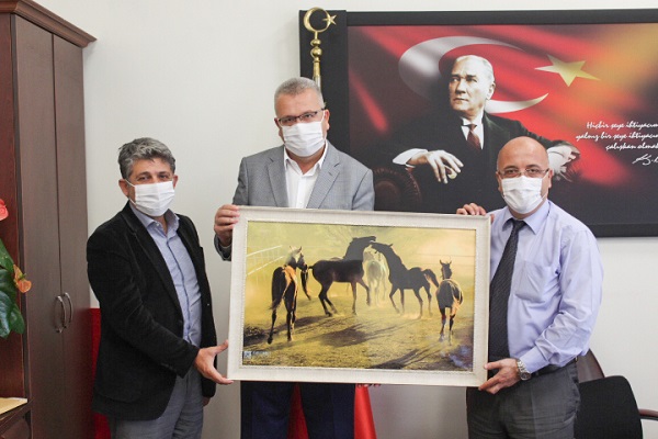 Karacabey Belediye Başkanı Ali Özkan’dan, Dr. Yusuf Gökhan Yolcu’ya tebrik ziyareti