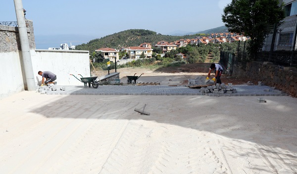 Mudanya parke taşlarla güzelleşecek