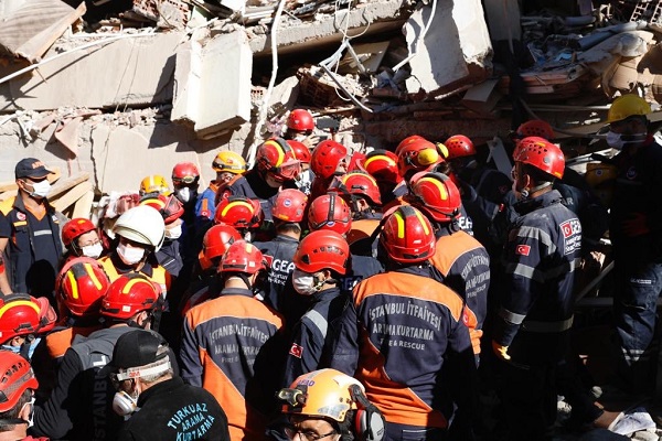 İBB Ekipleri, deprem bölgesinde çalışmalarına devam ediyor