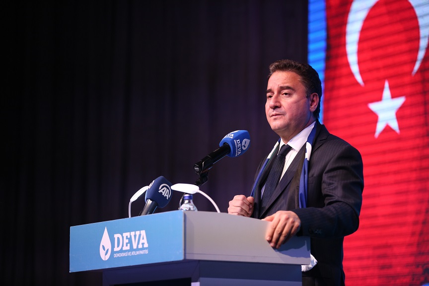 Ali Babacan ‘Saray’a yüklendi