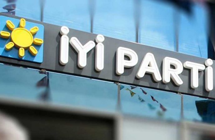 İYİ Parti’de istifa depremi