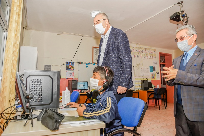 Karacabey’den eğitime ‘teknik’ destek