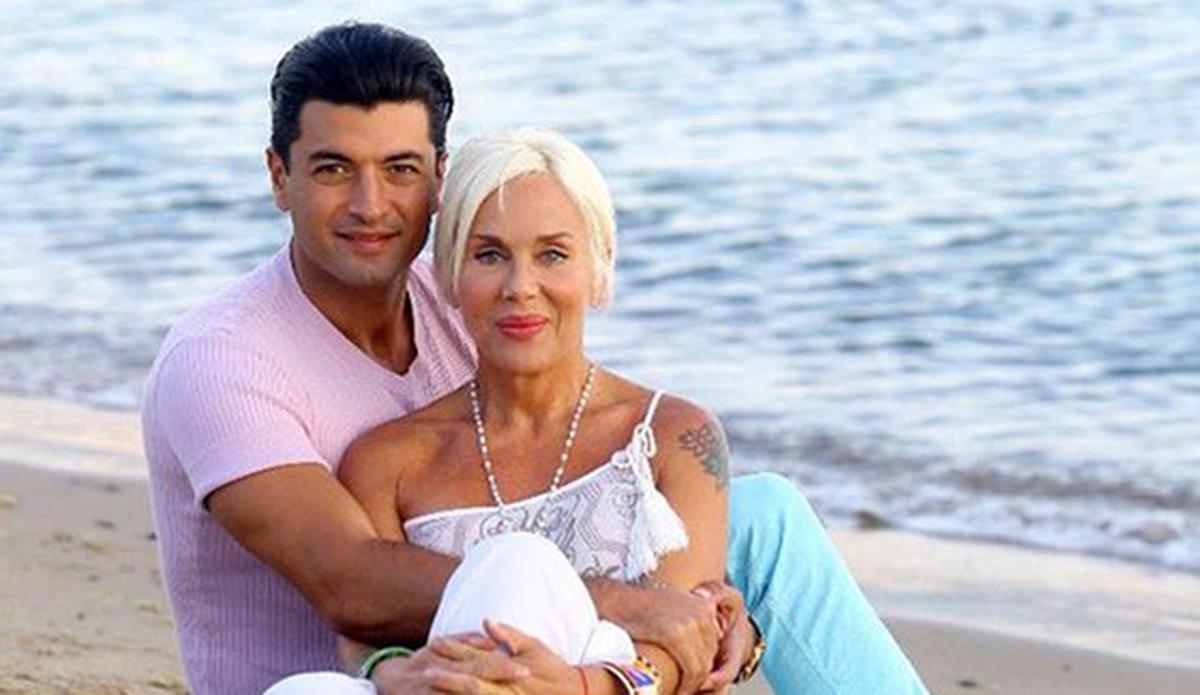 Billur Kalkavan�dan 11�nci yıl kutlaması Bursa Hevadis