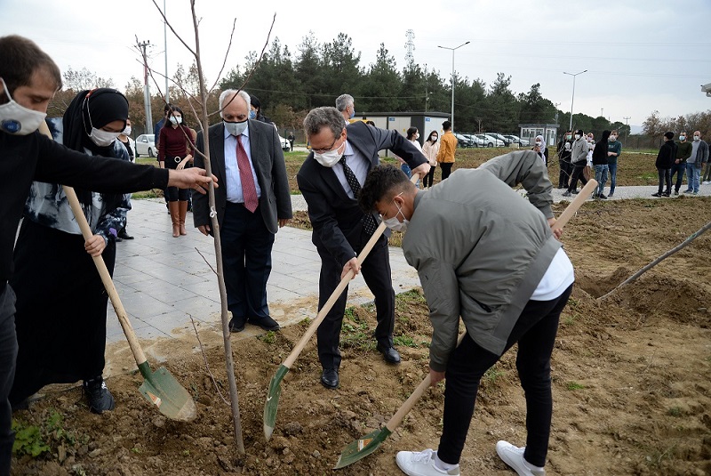 Uludağ Üniversitesi’nin ‘misafirleri’ dostluk fidanı