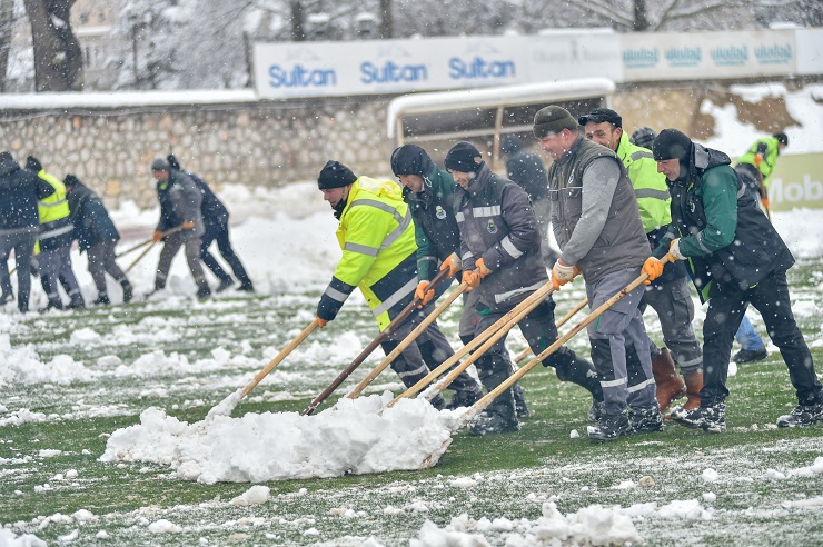 İnegölspor maçı kara takıldı