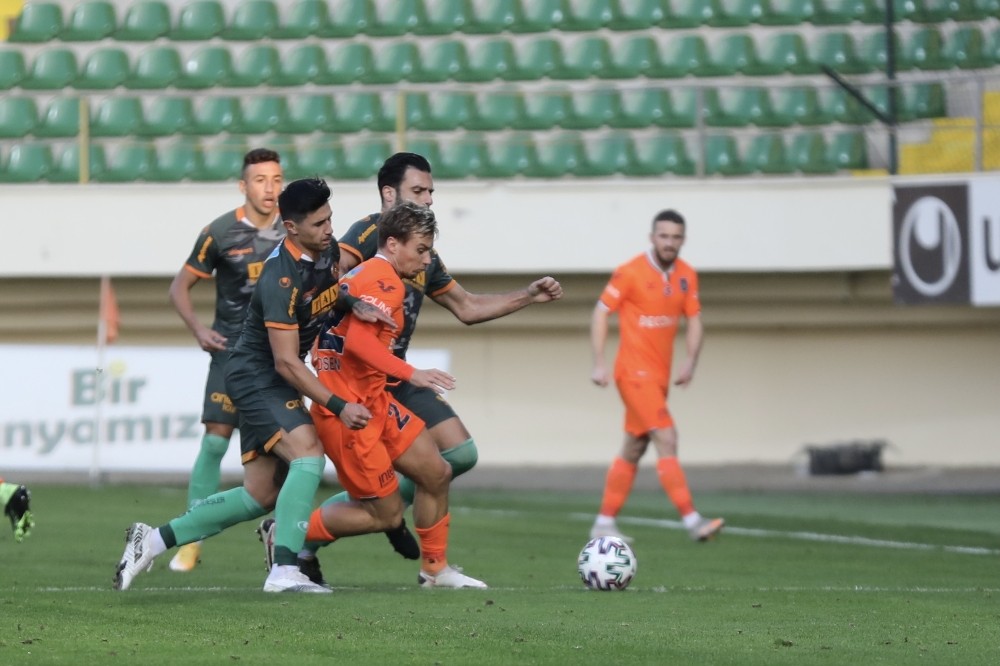 Alanyaspor Başakşehir’e acımadı