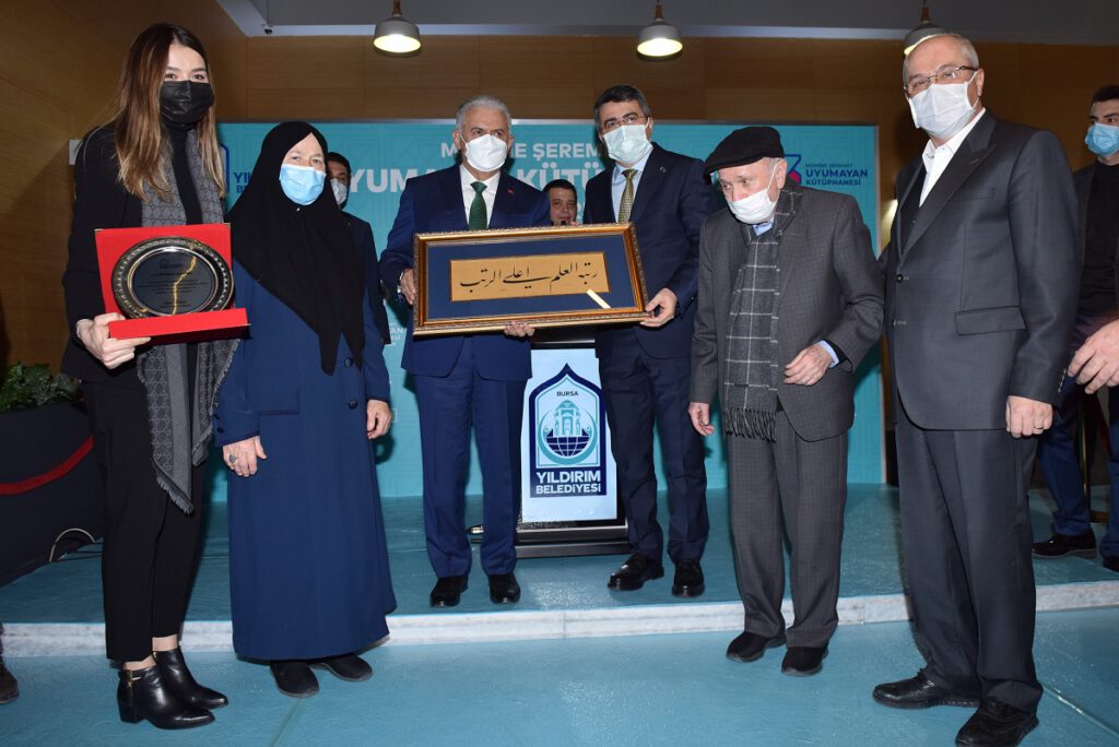 Yıldırım’da Uyumayan Kütüphane açıldı