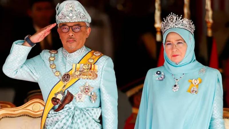 Malezya’da bir sanatçı, “Kraliçe’yle alay ettiği” gerekçesiyle gözaltına alındı
