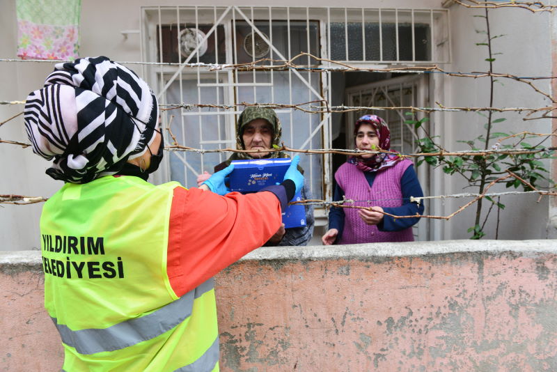 Yıldırım Belediyesi’nden her gün bin 450 kişiye sıcak yemek