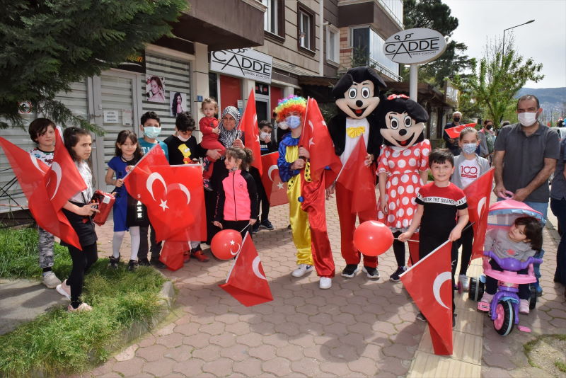 Genç Kızılay Bursa’dan Çocuklara bayram sürprizi