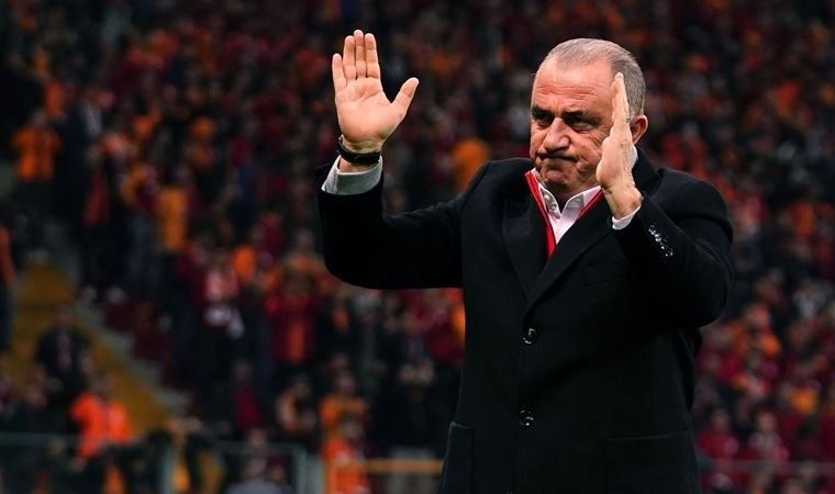 Ultraslan Terim’e cephe aldı, üyeler ve taraftarlar ayağa kalktı