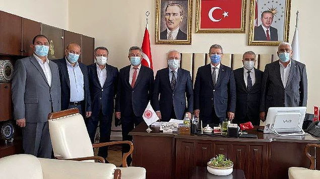 FETÖ’den Yargılılanan Genel Müdür, Duruşmadan Önce AKP’li Elitaş’ı Meclis’te Ziyaret Etmiş