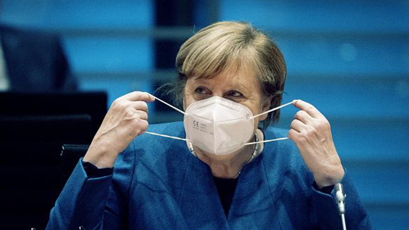 Merkel, BioNTech CEO’su Uğur Şahin ile aşı patenti konusunda konuştu