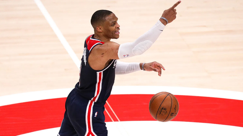 Russell Westbrook, 47 yıllık rekoru tarihe gömdü!