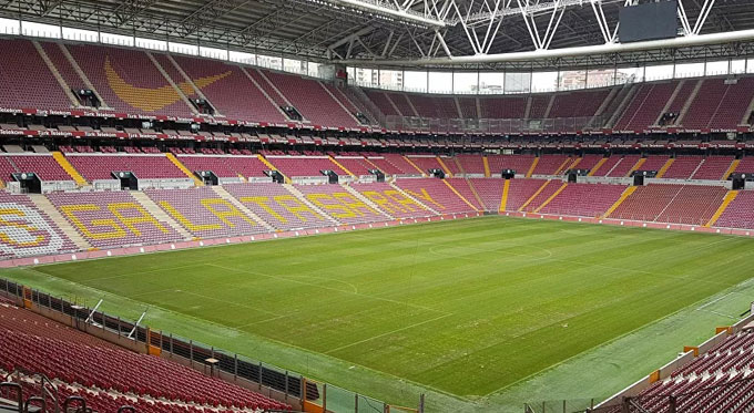 Rasim Ozan Kütahyalı’dan Galatasaray taraftarlarına: Asla stadyum kapıları zorlanmamalı