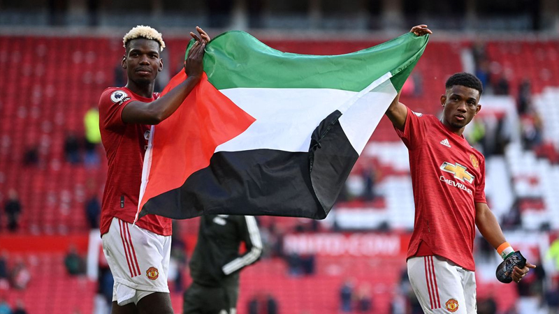 Pogba ve Diallo, Filistin bayrağı ile stadyumu dolaştı